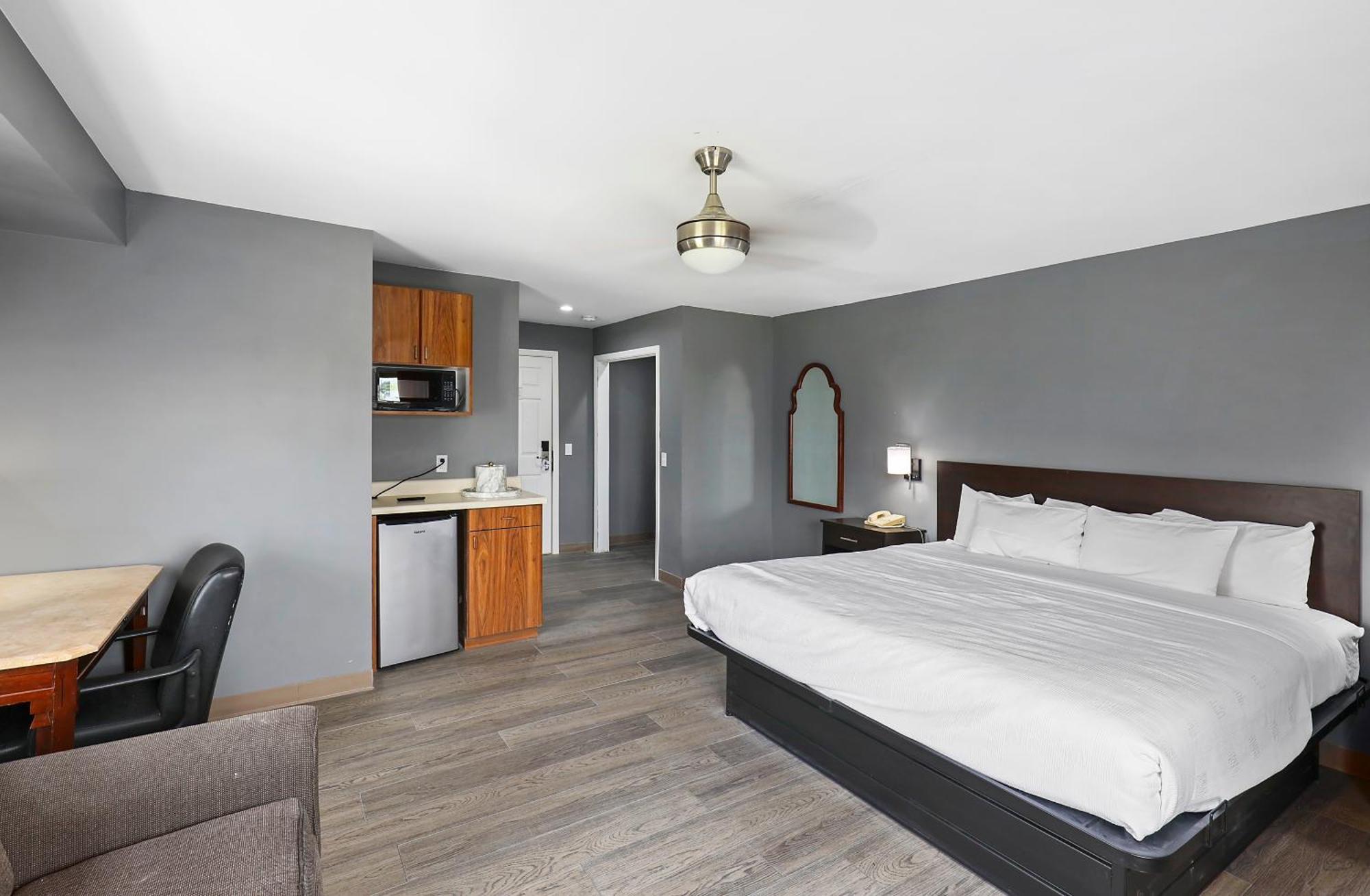 Four Seasons Country Inn Glasgow Buitenkant foto