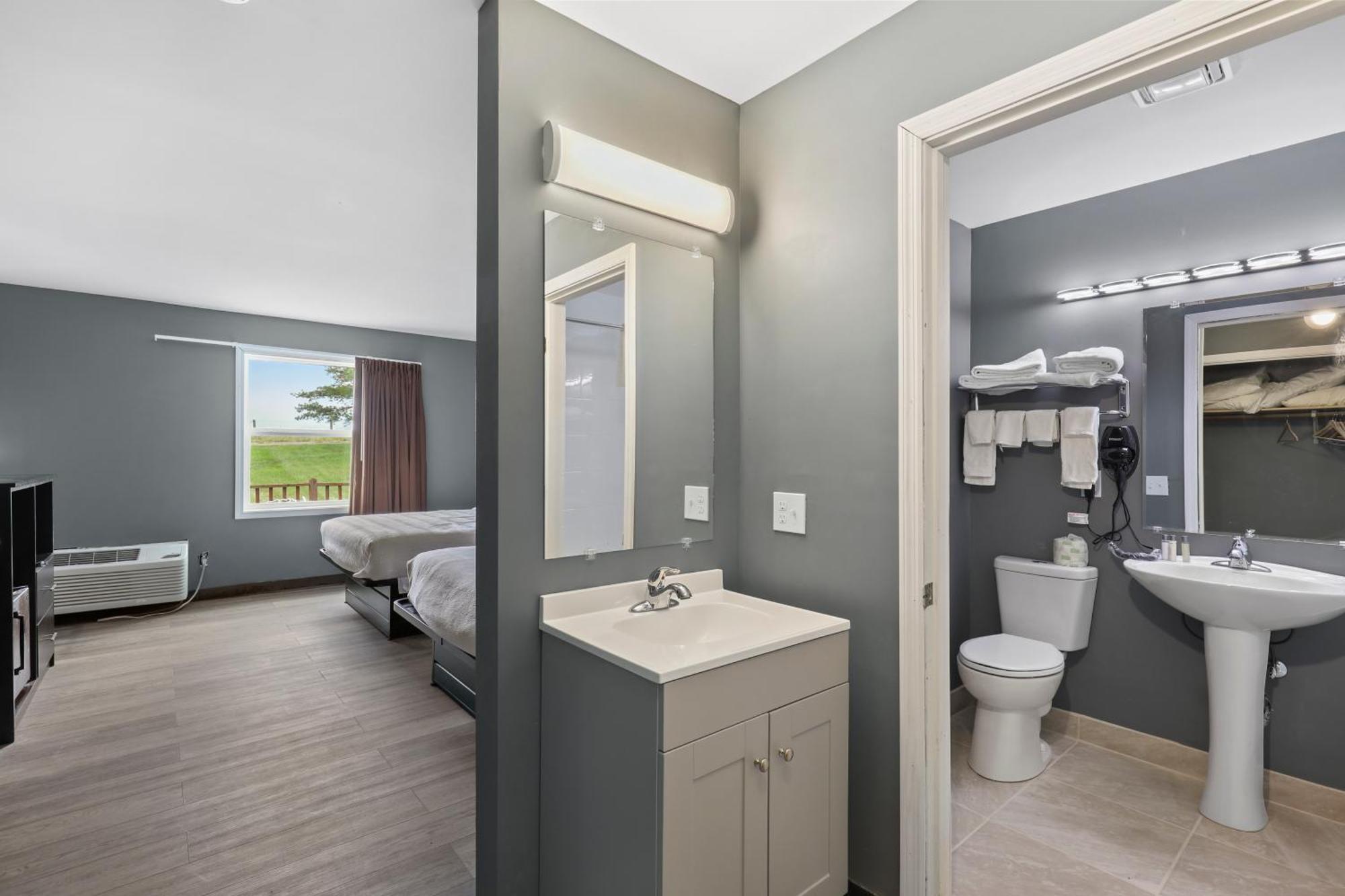 Four Seasons Country Inn Glasgow Buitenkant foto